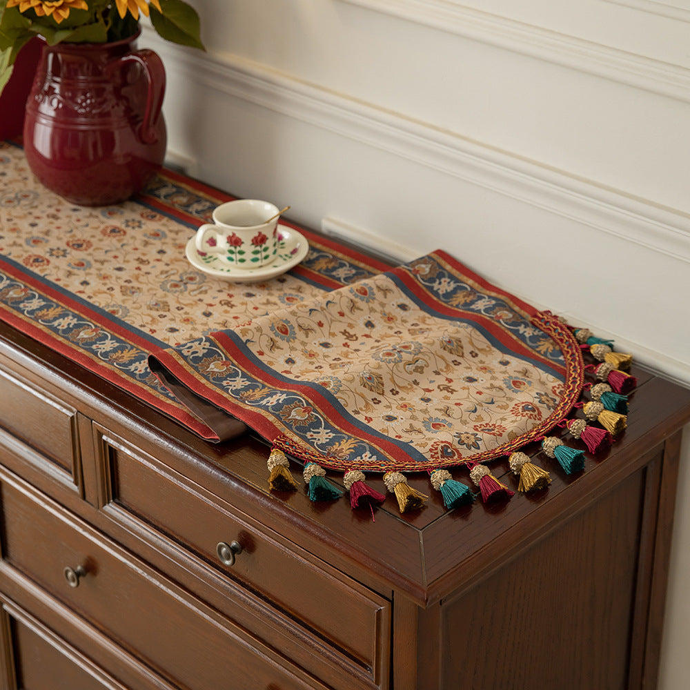 Vintage American table runner farmhouse